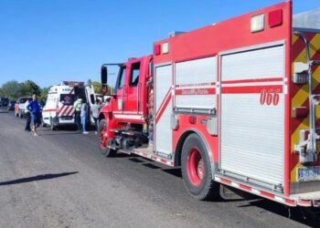 Rescatan a mujer en lo alto de cerro entre Bomberos de Hermosillo