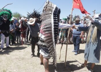 Fariseos de El Tronconal celebran Semana Santa con tradicional “chicotiza”