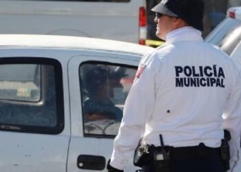 Menor de 16 años arrestada por violencia familiar