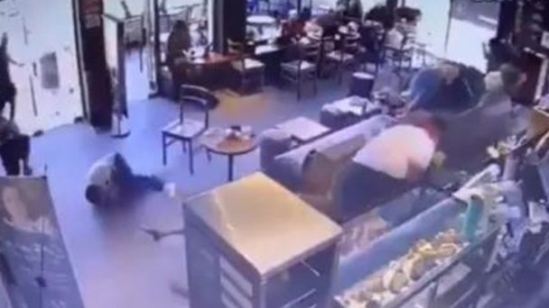 Asesinan a empresario mientras estaba en Starbucks Asesinan a empresario mientras estaba en Starbucks