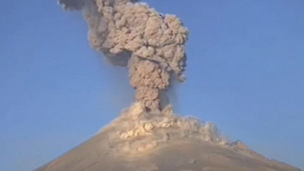 Video | Volcán Popocatépetl amanece con explosiones y con fase 2 amarilla Video | Volcán Popocatépetl amanece con explosiones y con fase 2 amarilla