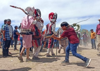 Fariseos de El Tronconal concluyen Semana Santa 2023; así fue la marcha