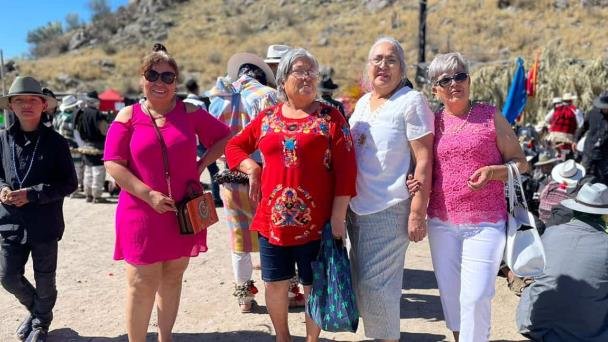 Familia de Coahuila se maravilla con ramada de fariseos Familia de Coahuila se maravilla con ramada de fariseos