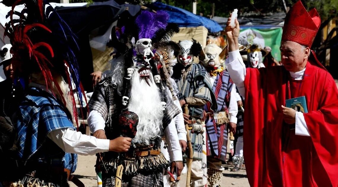 Fariseos realizaron su celebración de Domingo de Ramos; arzobispo de Hermosillo hace la tradicional bendición de palma Fariseos realizaron su celebración de Domingo de Ramos; arzobispo de Hermosillo hace la tradicional bendición de palma