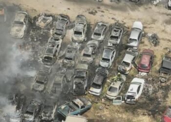 Fuego consume tres yunkes en la salida norte de Hermosillo
