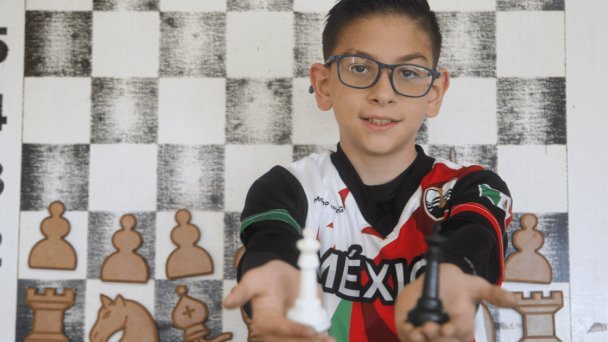 Mateo recorrerá el mundo gracias a su talento en el ajedrez Mateo recorrerá el mundo gracias a su talento en el ajedrez