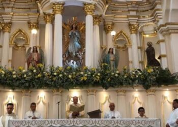 Celebran Misa Crismal en Catedral de Hermosillo