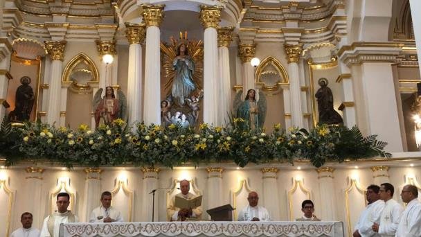 Celebran Misa Crismal en Catedral de Hermosillo Celebran Misa Crismal en Catedral de Hermosillo
