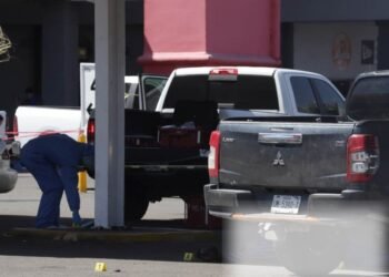 Agresión armada en estacionamiento de supermercado deja un muerto en Hermosillo