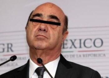 Jesús Murillo Karam es trasladado nuevamente a Cardiología
