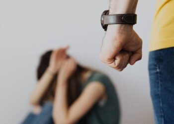 Arrestan a hombre por intentar ahorcar y golpear a su ex novia en Hermosillo