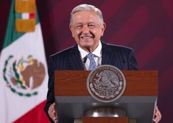 Maestras y maestros recibirán aumento de 8.2 por ciento en su sueldo. Conferencia presidente AMLO