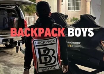 PESO PLUMA – BACKPACK BOYS (AUDIO OFICIAL)