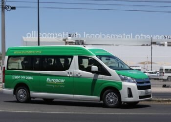 Taxis del aeropuerto de Hermosillo pagan caras las concesiones