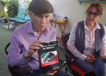 Para José Manuel Gutiérrez su más grande sueño fue ser maestro: Se convirtió en el primer licenciado titulado en Educación Telesecundaria de Sonora