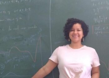 La profesora Carolina enseña el amor por ¡las matemáticas!