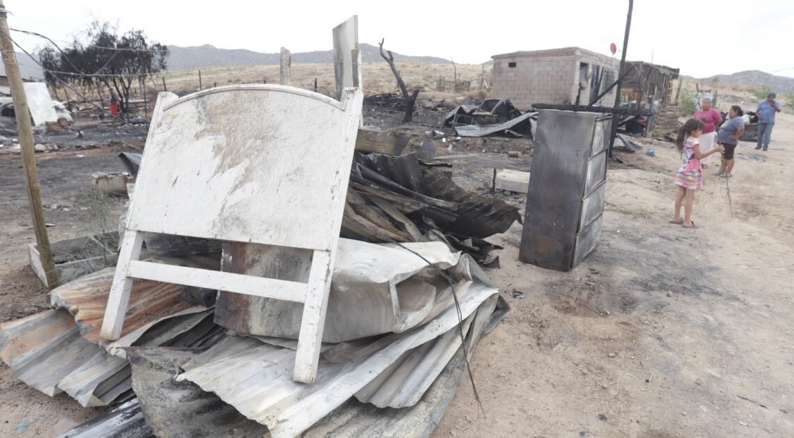 Incendio en invasión Guayacán: “(Con) los niños bichis, así salí corriendo”, comenta madre de familia afectada Incendio en invasión Guayacán: “(Con) los niños bichis, así salí corriendo”, comenta madre de familia afectada