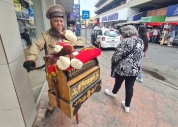 Gabriel recorre el País con la música de la nostalgia