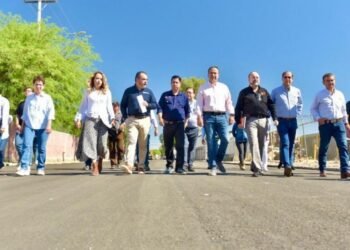 Hermosillo: Supervisa Antonio Astiazarán mejora de calle en Parque Industrial