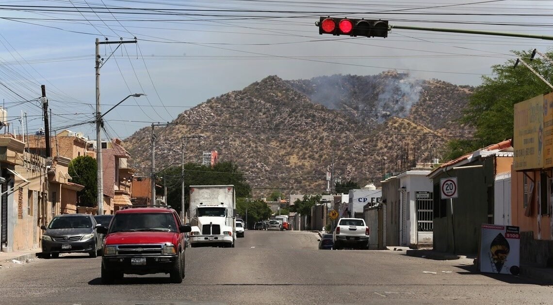 Hermosillo: Se incendian 5 hectáreas del Cerro Johnson