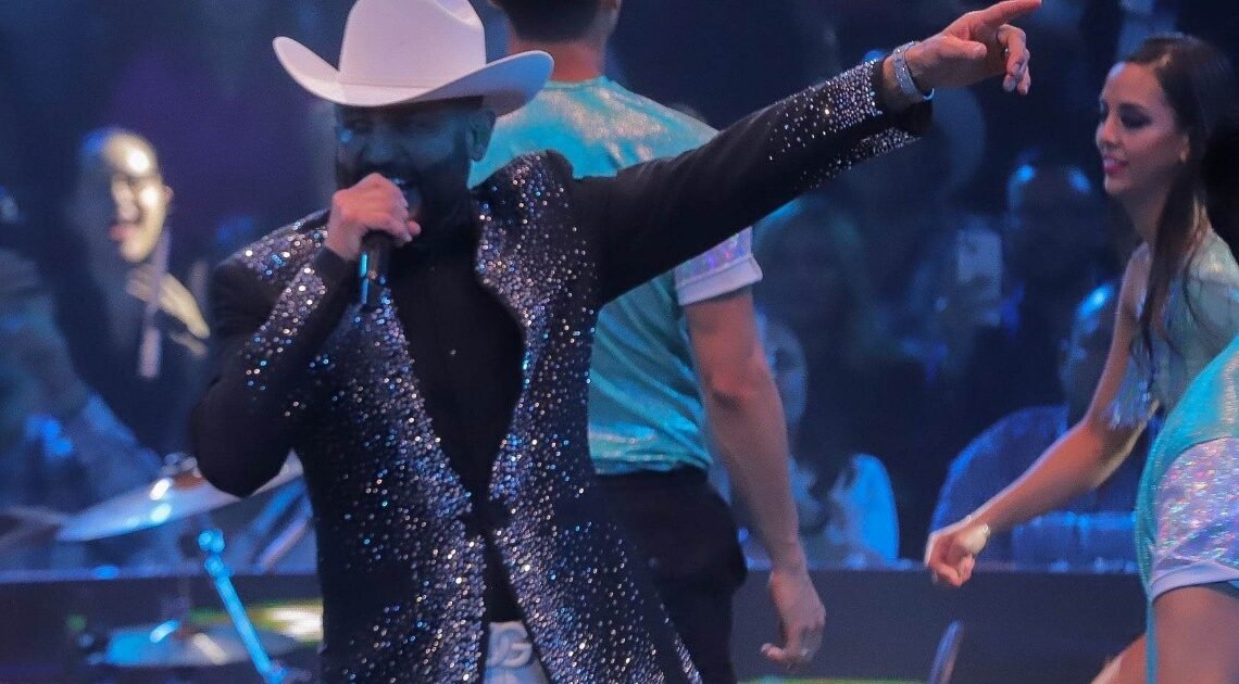 Pancho Barraza “El poeta del amor” volvió a Hermosillo y se presentó con gran éxito en la ExpoGan 2023 