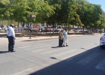 Hermosillo: Miembros de la etnia yaqui bloquean bulevar Hidalgo; piden energía eléctrica para su iglesia