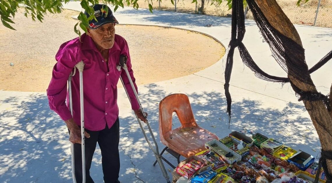 Marco Antonio, de 77 años, sigue en busca de un triciclo que le robaron; lo usaba para vender dulces Marco Antonio, de 77 años, sigue en busca de un triciclo que le robaron; lo usaba para vender dulces