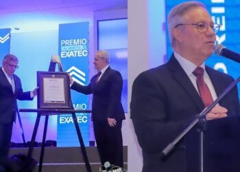 Recibe Alfonso Reina Villegas premio al Mérito Exatec 2023