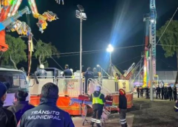 Falla juego mecánico en Feria San Isidro; quedan 24 atrapados