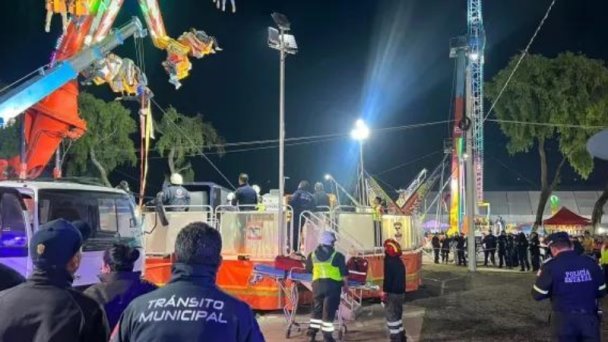 Falla juego mecánico en Feria San Isidro; quedan 24 atrapados Falla juego mecánico en Feria San Isidro; quedan 24 atrapados