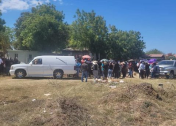 Investigan muerte de niño que hallaron en canal; creen que lo tiró su primo