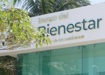 Entrega Durazo mil tarjetas de Banco Bienestar a adultos mayores
