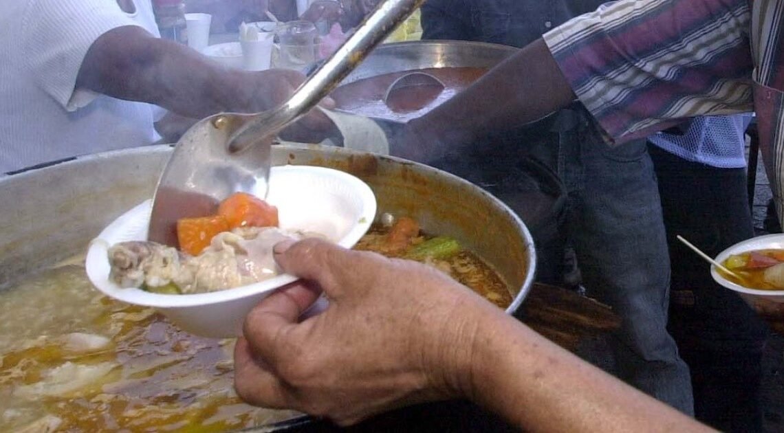 Denuncia madre a su hijo por exigirle comida con amenazas al llegar a su casa Denuncia madre a su hijo por exigirle comida con amenazas al llegar a su casa