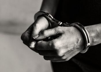 Arrestan a hombre que intentó robar en una escuela en Hermosillo