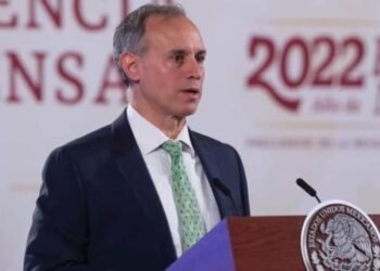 Hugo López-Gatell se registra para competir por candidatura de la CDMX