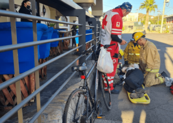 Adulto mayor sufre accidente en bicicleta tras choque con camión del transporte urbano