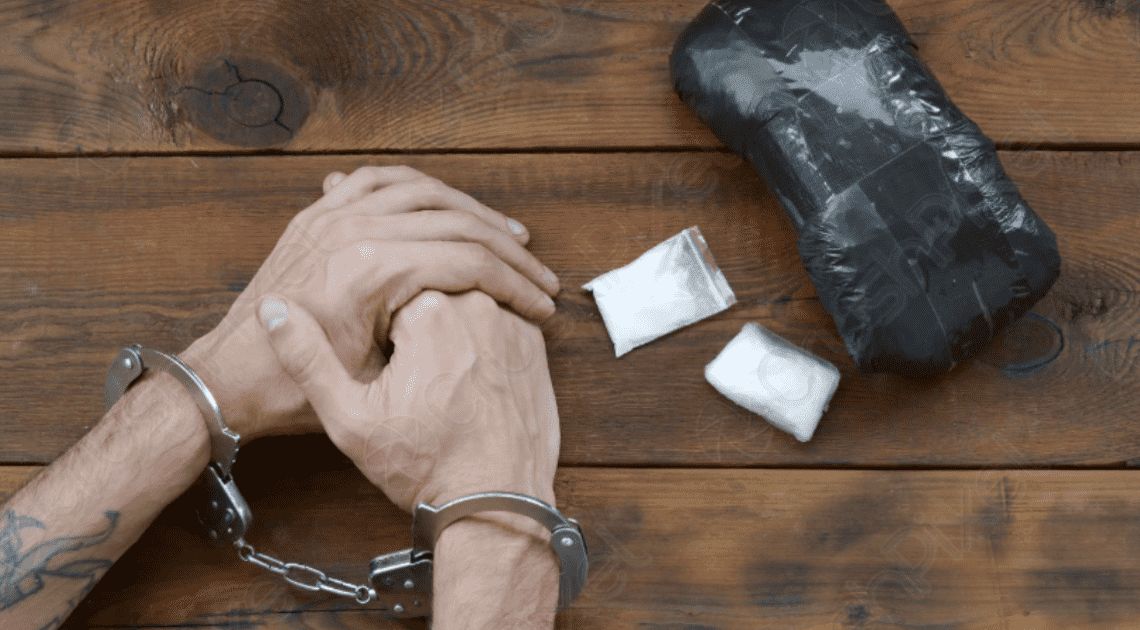Hombre es detenido en La Cholla por posesión de drogas