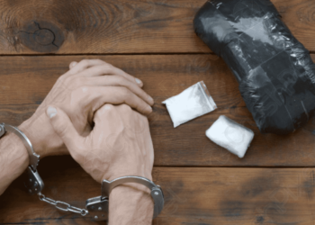 Hombre es detenido en La Cholla por posesión de drogas