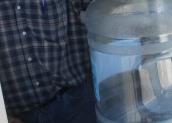 Arrestan a hombre intentando robar expendedora de agua purificada en Hermosillo