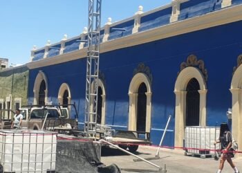 Instalan escenario para Fiestas del Pitic y cierran calle Garmendia; llaman a tomar rutas alternas