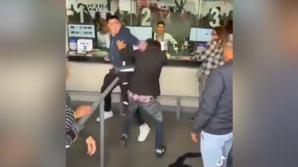 Se desata pelea en taquilla por boletos para ver a Luis Miguel Se desata pelea en taquilla por boletos para ver a Luis Miguel