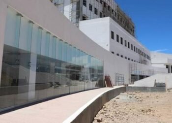 Cae 34% inversión en obras de salud