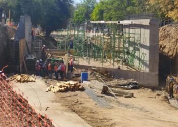 Puente desnivel Encinas y América lleva 17% de avance