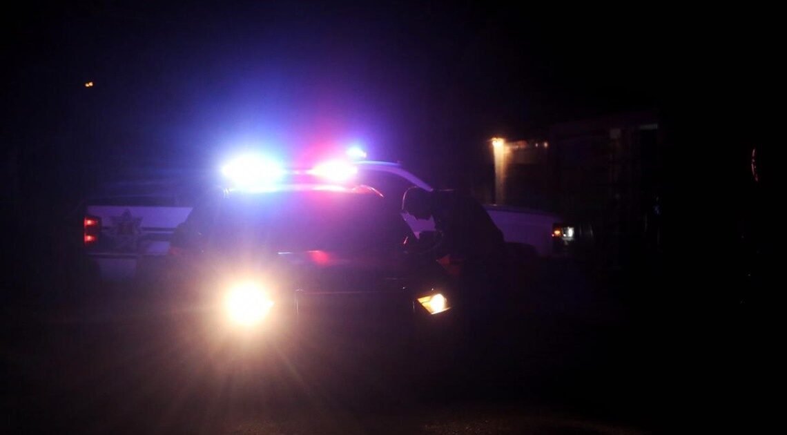 Detienen a hombre de 52 años con cuchillo por delitos contra funcionarios públicos