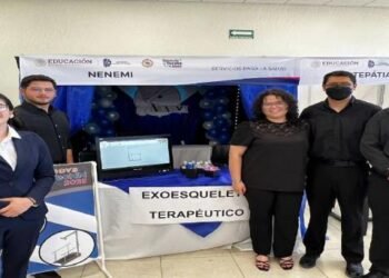 Estudiantes ITH presentan exoesqueleto con realidad virtual para terapias