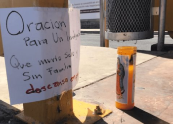 dejan mensaje en parada de camión