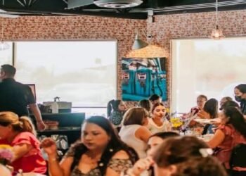 Comerciantes de Navojoa esperan repunte de ventas por Día de las Madres