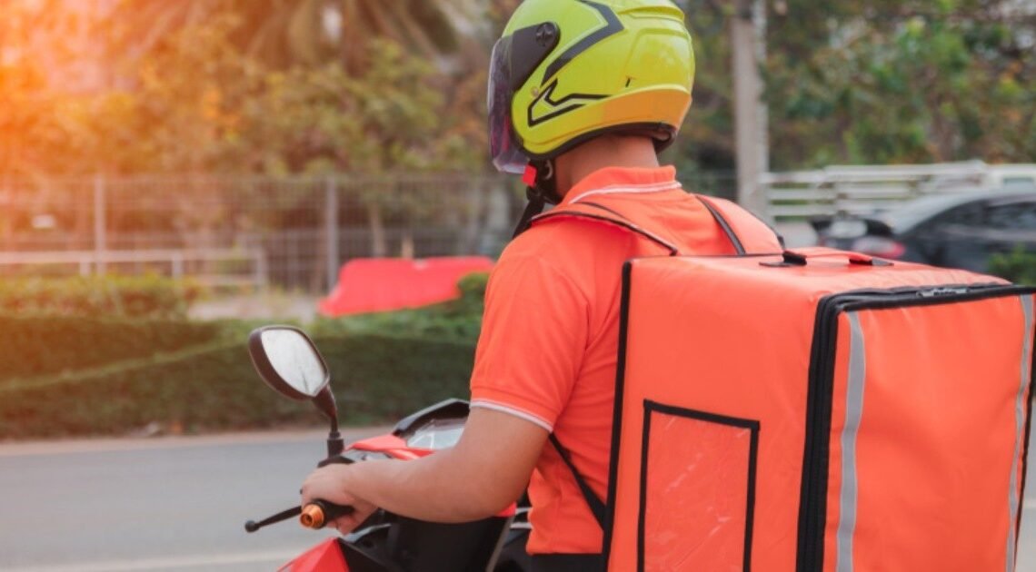 Detienen a joven de 19 años por intento de robo y agresión a repartidor de motocicleta en Hermosillo Detienen a joven de 19 años por intento de robo y agresión a repartidor de motocicleta en Hermosillo
