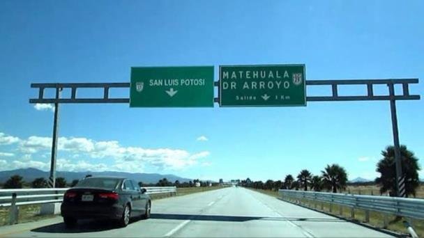 Reportan secuestro de 50 migrantes en un autobús en SLP Reportan secuestro de 50 migrantes en un autobús en SLP