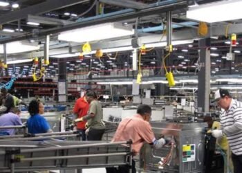 Sectores industriales siguen sin recuperarse a pesar del fin de la pandemia